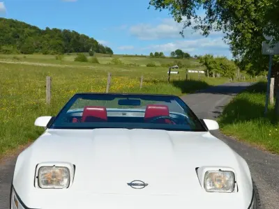 Używany Chevrolet Corvette C4 243 KM (178 kW) 1988 Biały Kabriolet