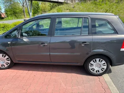 Gebraucht Opel Zafira Family 116 PS (85 kW) 2013 Grau Van / Kleinbus