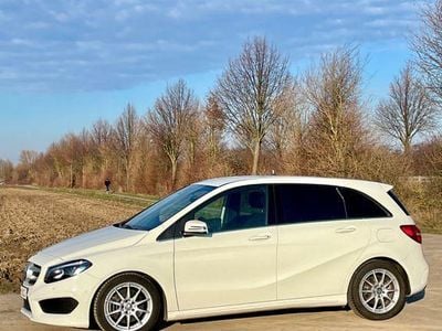 Usata Mercedes B250 AMG line 211 CV (155 kW) 2016 Bianco Monovolume
