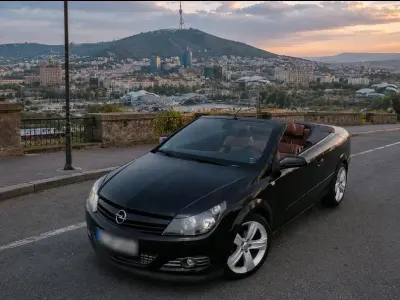 Gebraucht Opel Astra GTC 140 PS (102 kW) 2009 Schwarz Coupé