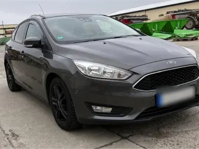 Używany Ford Focus 125 KM (91 kW) 2015 Szary Sedan/Limuzyna