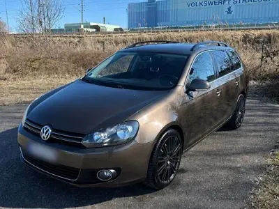 Gebraucht VW Golf VI 105 PS (77 kW) 2012 Braun Kombi