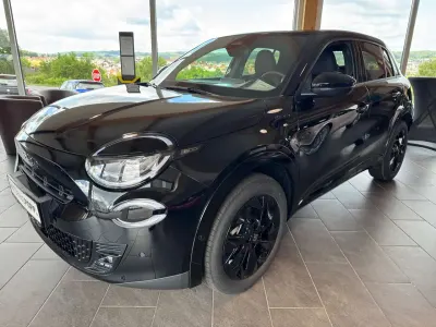 Neu Fiat 600 Sport 145 PS (106 kW) 2026 Schwarz SUV
