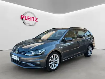 Gebraucht VW Golf VII Highline 131 PS (96 kW) 2019 Grau Kombi