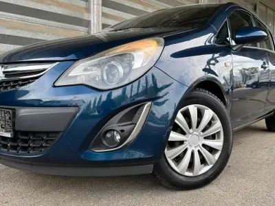 Usado Opel Corsa 90 HP (66 kW) 2014 Azul Citadino