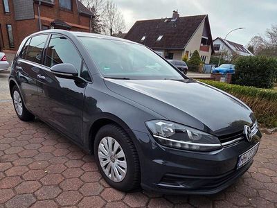 Gebraucht VW Golf VII Trendline 116 PS (85 kW) 2019 Grau Limousine