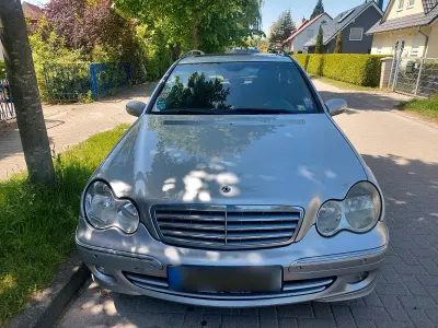 Gebraucht Mercedes 220 150 PS (110 kW) 2004 Silber Kombi