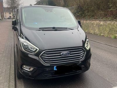 Schwarz Gebraucht 2020 Ford Tourneo Van / Kleinbus | 26.999 € (Guter Preis)
