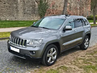 Käytetty Jeep Grand Cherokee Overland 286 HP (210 kW) 2011 Harmaa Katumaasturi