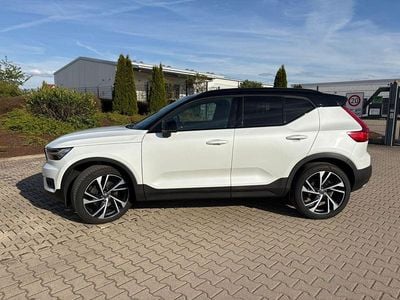 Second-hand Volvo XC40 R-Design 190 CP (139 kW) 2019 Alb SUV