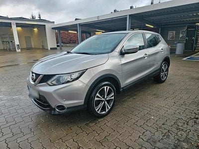 Gebraucht Nissan Qashqai 116 PS (85 kW) 2016 Silber SUV