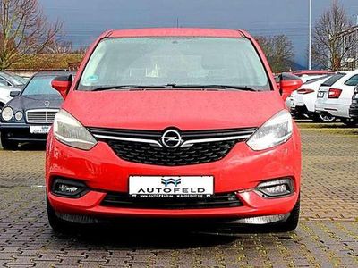 Usata Opel Zafira 140 CV (102 kW) 2017 Rosso Monovolume
