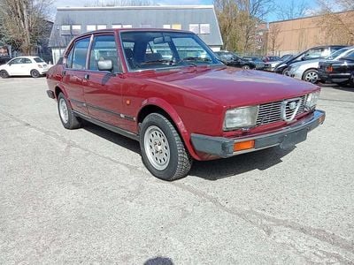 Usata Alfa Romeo Alfetta 131 CV (96 kW) 1982 Rosso Berlina