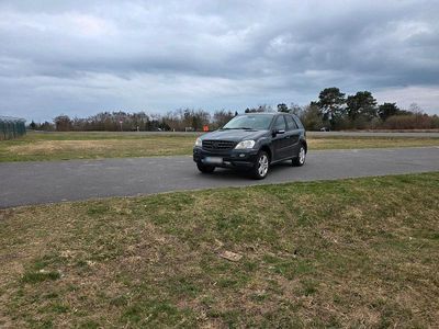 Gebraucht Mercedes ML350 272 PS (200 kW) 2005 Schwarz SUV