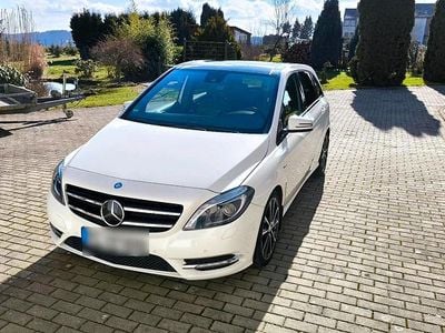 Mercedes B200
