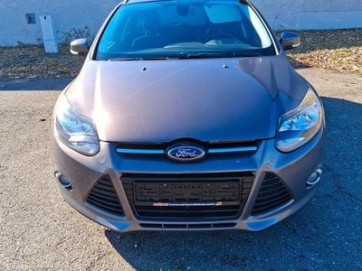 Gebraucht Ford Focus Titanium 125 PS (91 kW) 2013 Braun Kombi