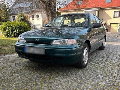 Gebraucht Hyundai Accent 75 PS (55 kW) 1996 Grün Limousine