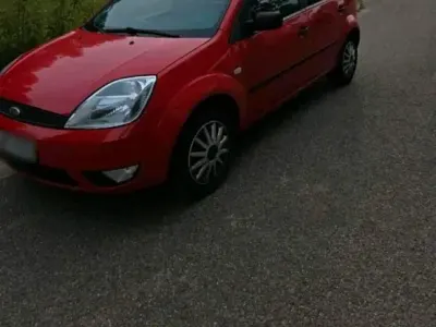 Gebraucht Ford Fiesta 80 PS (58 kW) 2006 Rot Kleinwagen