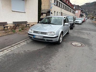 Gebraucht VW Golf IV 101 PS (74 kW) 2002 Silber Kleinwagen