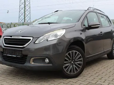 Gebraucht Peugeot 2008 Active 82 PS (60 kW) 2016 Gris platinium SUV