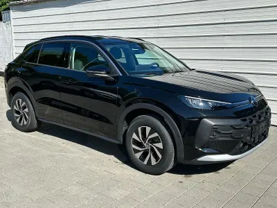 Neu VW T-Roc Life 150 PS (110 kW) 2026 Wolf grey metallic SUV