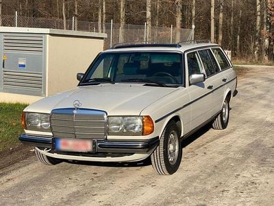 Gebraucht Mercedes E230 136 PS (100 kW) 1984 Weiß Kombi
