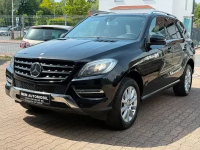 Gebraucht Mercedes ML350 306 PS (225 kW) 2013 Obsidianschwarz  metalliclack SUV