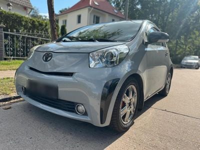 Toyota iQ