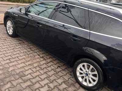 Schwarz Gebraucht 2012 Ford Mondeo Kombi | 3.750 € (Guter Preis)