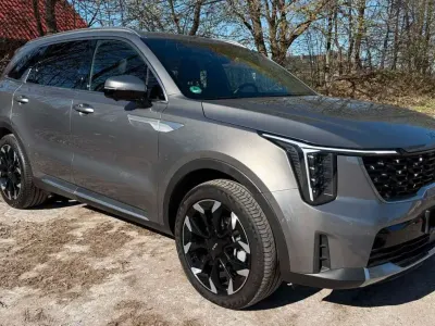 Używany Kia Sorento Platinum 193 KM (141 kW) 2024 Szary SUV