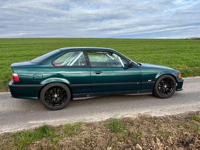 Usado BMW 323 Performance 170 HP (125 kW) 1996 Verde Coupé