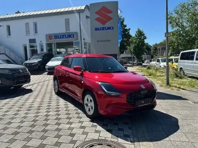 Neu Suzuki Swift Comfort 82 PS (60 kW) 2025 Rot Kleinwagen
