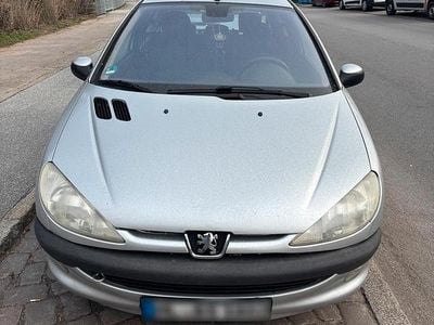 Gebraucht Peugeot 206 70 PS (51 kW) 2006 Silber Kleinwagen