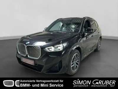 Gebraucht BMW iX1 M Sport 230 kW (313 PS) 2025 Black sapphire SUV