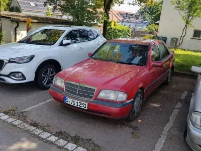 Gebraucht Mercedes C180 122 PS (89 kW) 1994 Rot Limousine