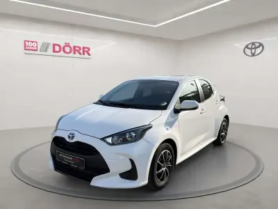 Gebraucht Toyota Yaris Hybrid Comfort 116 PS (85 kW) 2023 Schneeweiß Kleinwagen