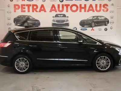 Gebraucht Ford S-MAX Vignale 190 PS (139 kW) 2022 Schwarz Van / Kleinbus