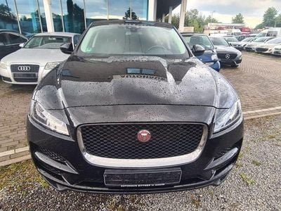 Gebraucht Jaguar F-Pace Pure 220 PS (161 kW) 2016 Santorini black (metallic) SUV