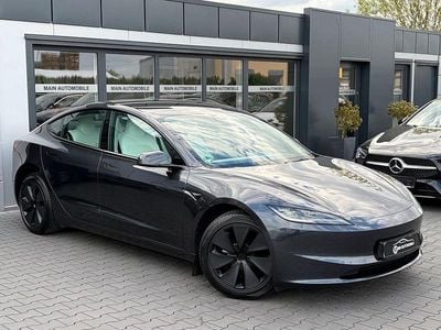 Begagnad Tesla Model 3 366 kW (498 HK) 2023 Grå Sedan
