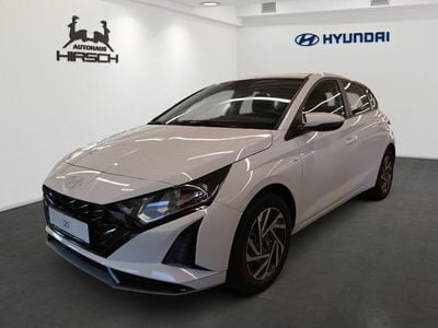 Gebraucht Hyundai i20 Trend 101 PS (74 kW) 2024 Weiß Limousine
