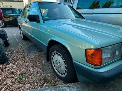 Gebraucht Mercedes 190 1992 Grün Limousine