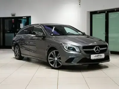 Gebraucht Mercedes CLA200 Shooting Brake 156 PS (114 kW) 2015 Grau Kombi