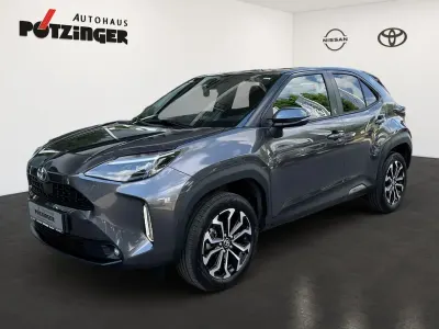 Gebraucht Toyota Yaris Cross 92 PS (67 kW) 2023 Marlingrau met. SUV