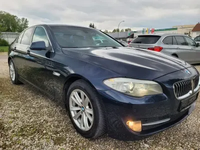 Gebraucht BMW 520 184 PS (135 kW) 2011 Imperialblau brillanteffekt Limousine
