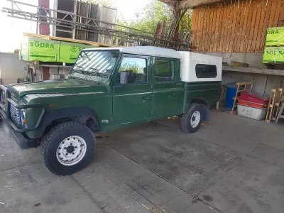 Second-hand Land Rover Defender 122 CP (89 kW) 1999 Verde SUV