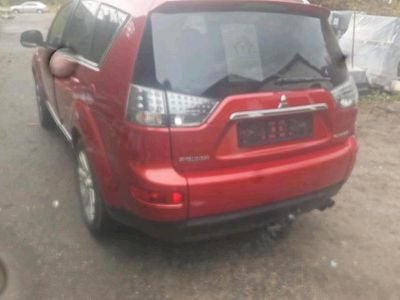 Rot Gebraucht 2010 Mitsubishi Outlander SUV | 5.900 €
