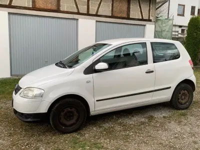 Używany VW Fox 54 KM (39 kW) 2005 Biały Hatchback
