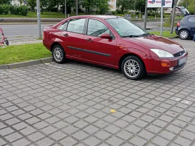 Gebraucht Ford Focus 95 PS (69 kW) 1999 Rot Limousine