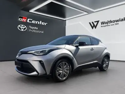 Gebraucht Toyota C-HR Plus 184 PS (135 kW) 2020 Novaweiß perleffekt / dach schwarz SUV