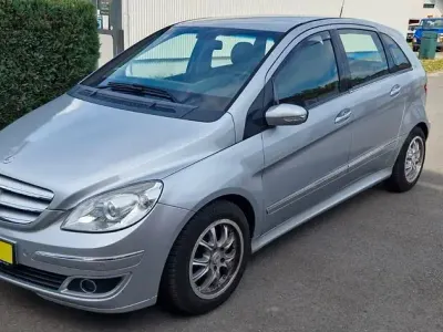 Gebraucht Mercedes B180 109 PS (80 kW) 2006 Silber Van / Kleinbus
